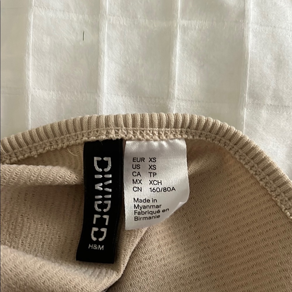 Beige Ribbed Crop Top - Picture 3 of 3